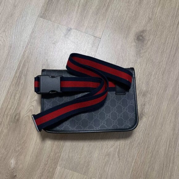 Gucci crossbody bag with webbing shoulder strap, black. - Picture 2 of 7